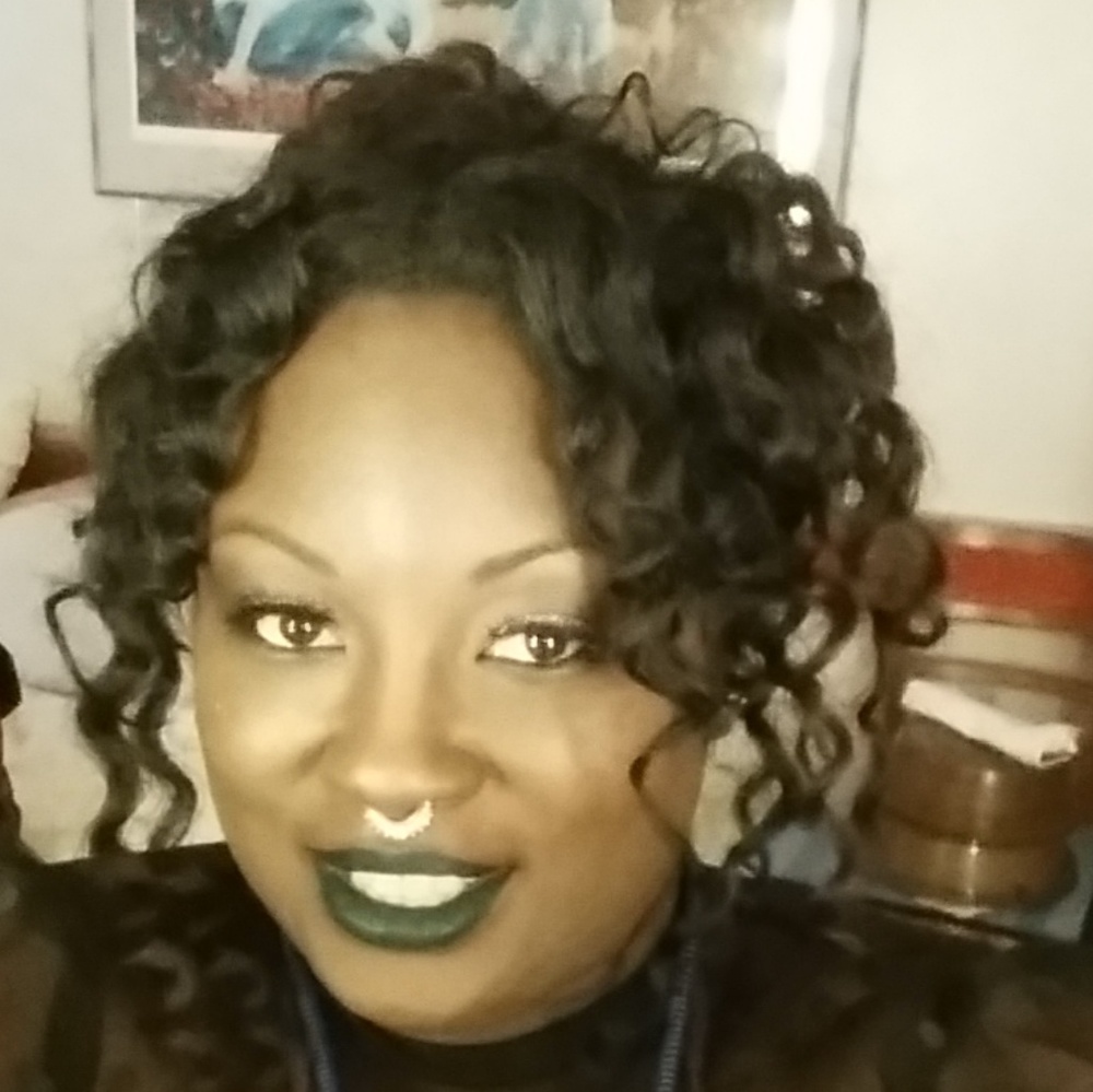 Meet your Posher, April